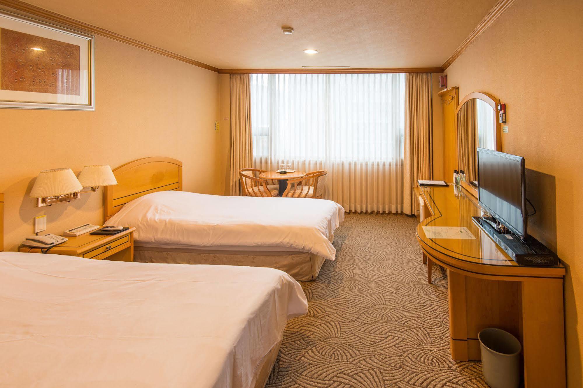 Hawaii Hotel Jeju Esterno foto