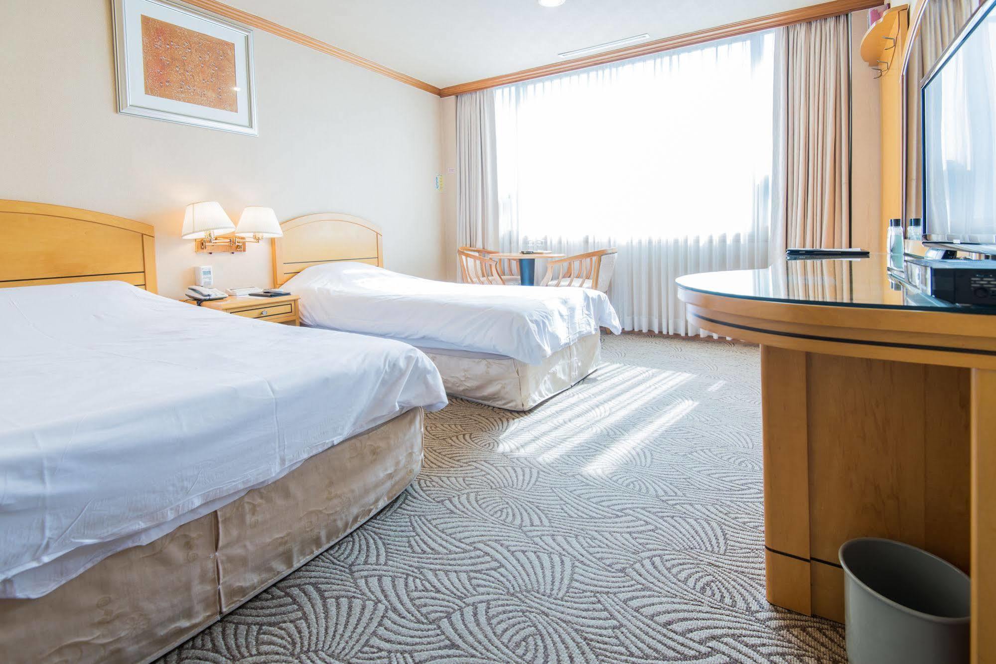 Hawaii Hotel Jeju Esterno foto